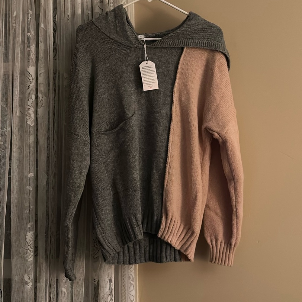 Women’s Hooded Sweater